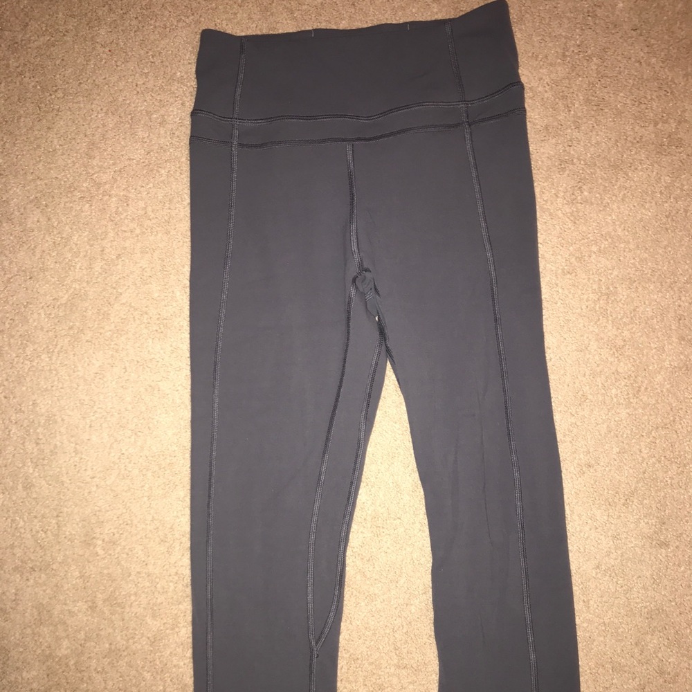 Lululemon align crop gray leggings! Size 4